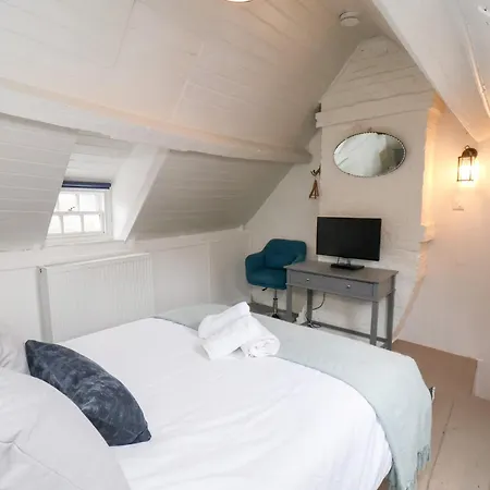 Field View Semesterbostad